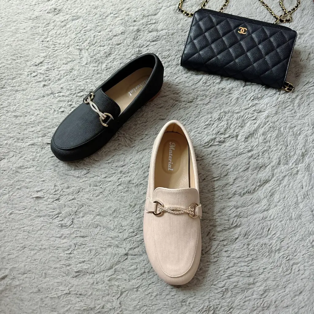 MA41 - Chain-Detail Loafers (Black, 36)