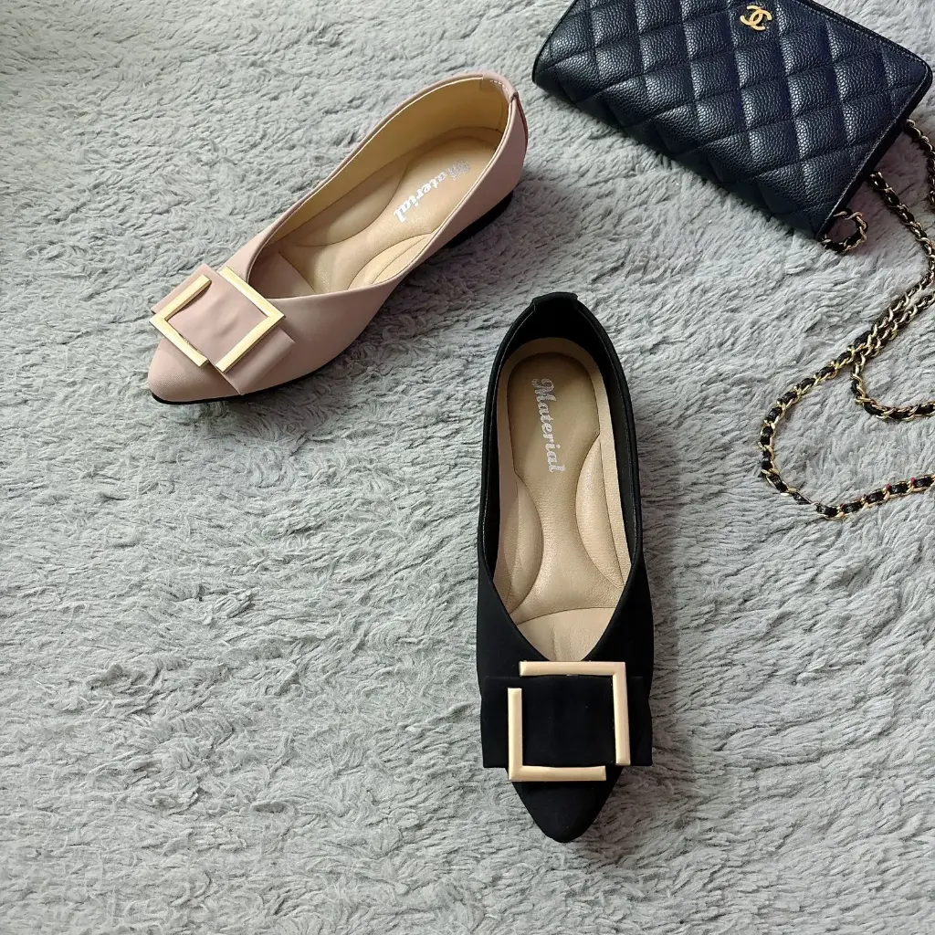 MA49 - Square-Buckle Flats