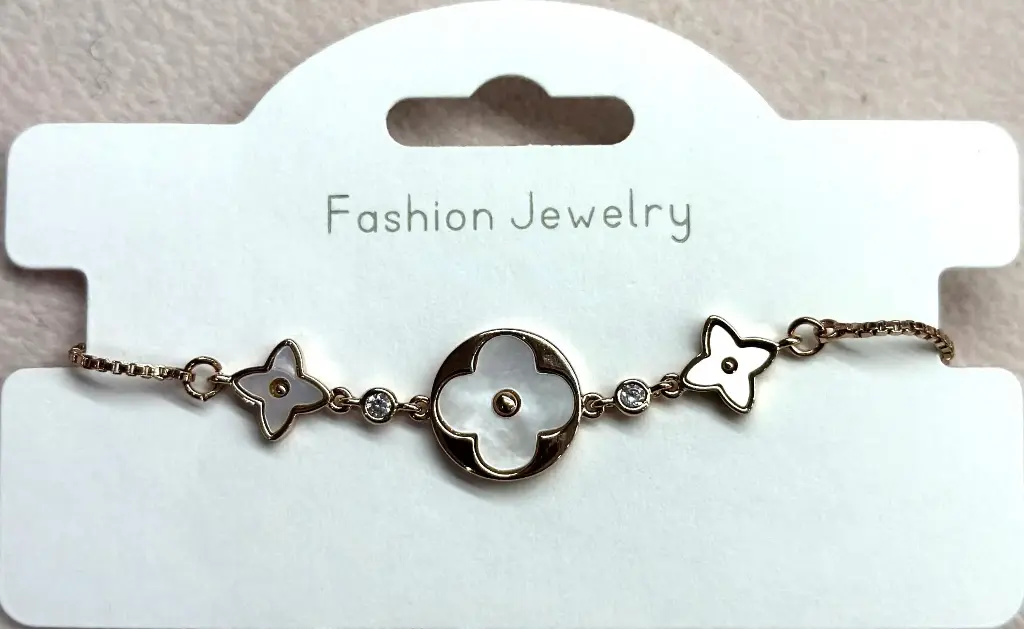 BR067 - Stainless Steel Clover Charm Bracelet with Mother-of-Pearl Inlay