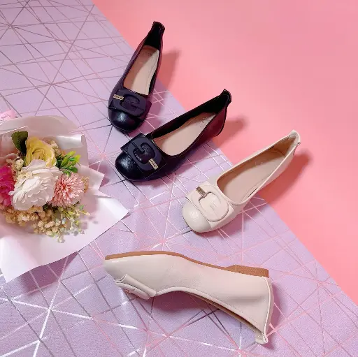 T8621-39 - Bow-Buckle Rounded Flats